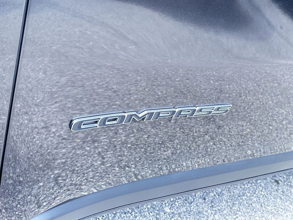 Thumbnail: 2018 Jeep Compass - 18