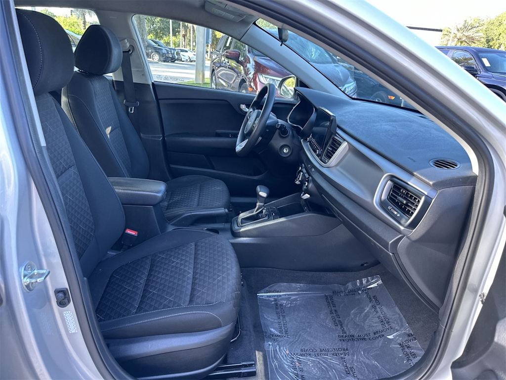 Thumbnail: 2022 Kia Rio - 21