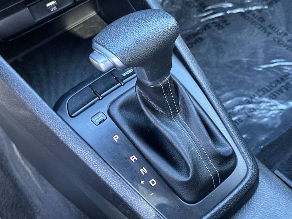 Thumbnail: 2022 Kia Rio - 13