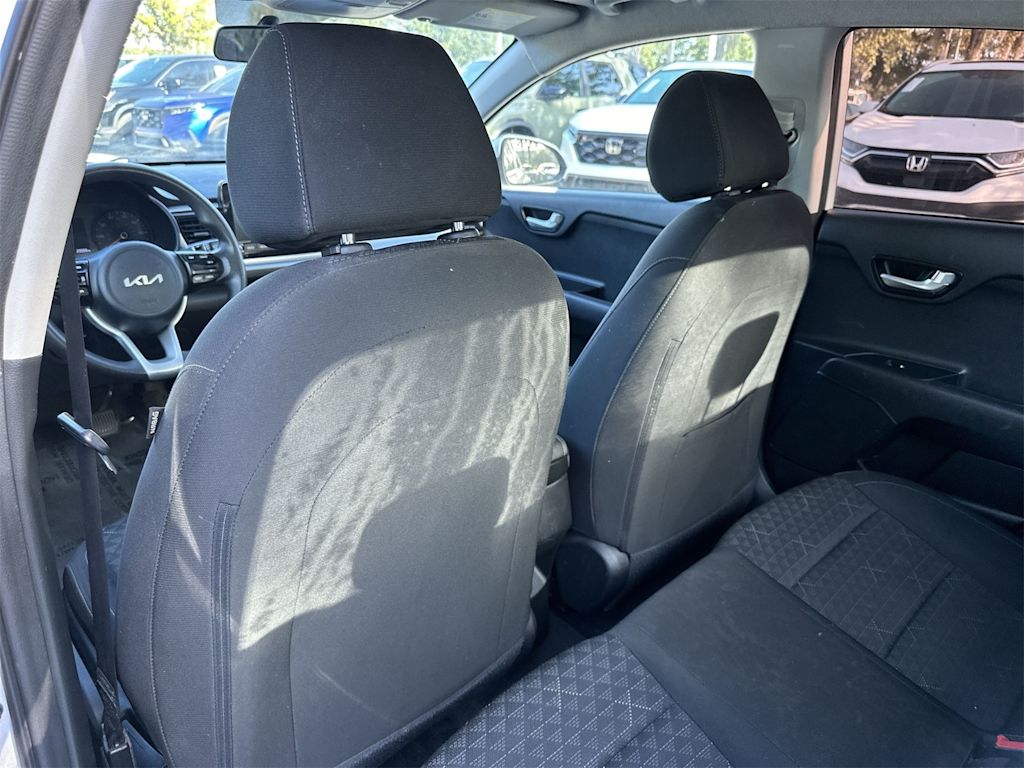 Thumbnail: 2022 Kia Rio - 11