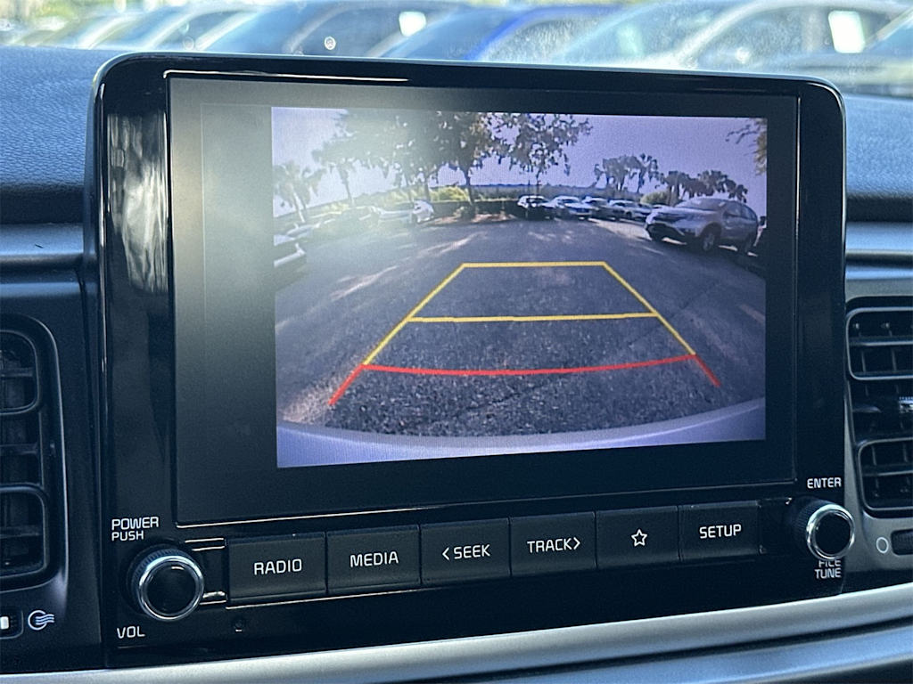 Thumbnail: 2022 Kia Rio - 12