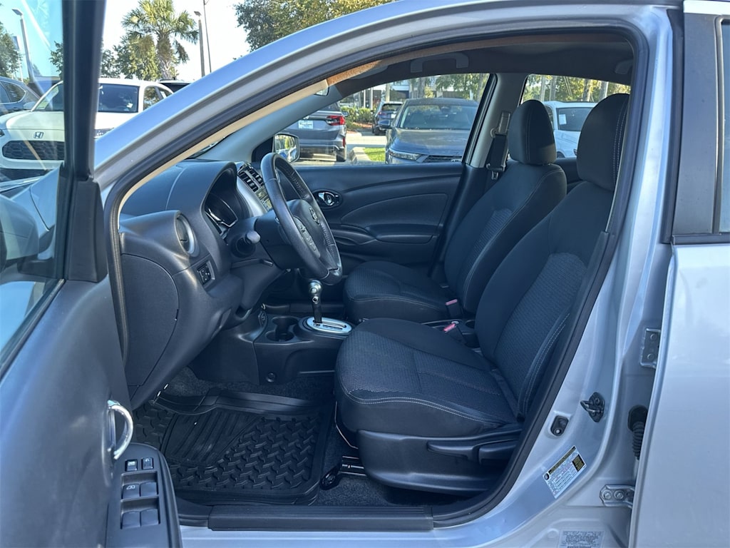 Thumbnail: 2018 Nissan Versa - 8