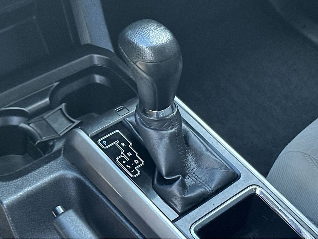 Thumbnail: 2016 Toyota Tacoma - 23