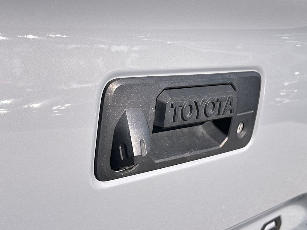 Thumbnail: 2021 Toyota Tacoma - 19