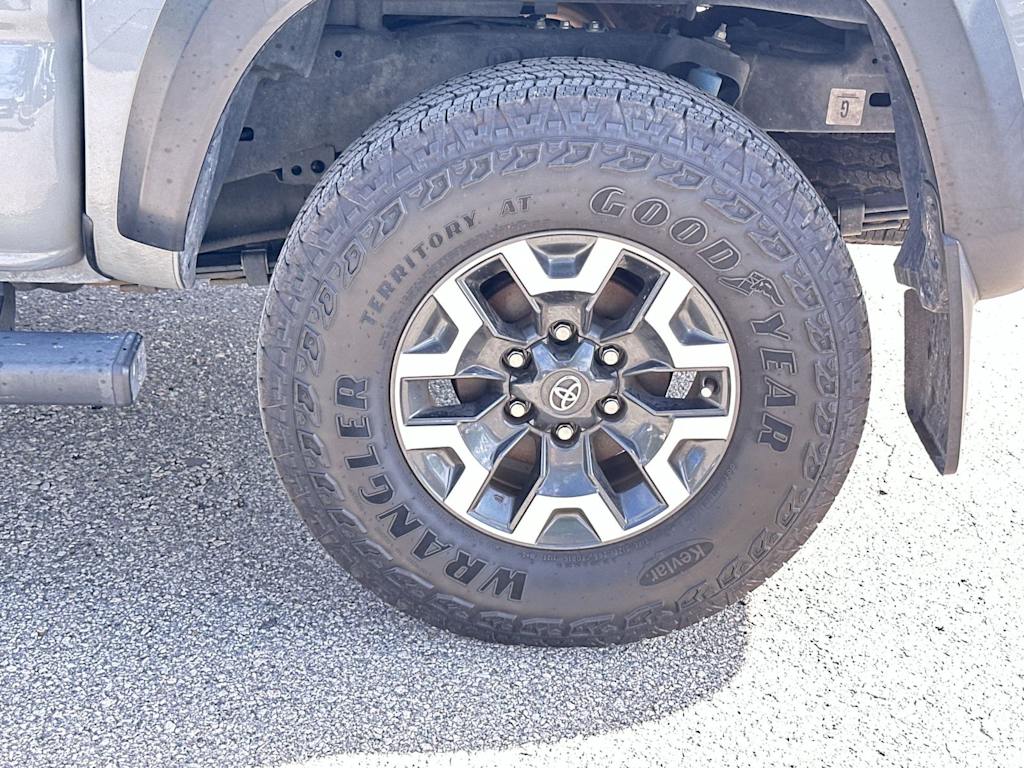 Thumbnail: 2021 Toyota Tacoma - 6