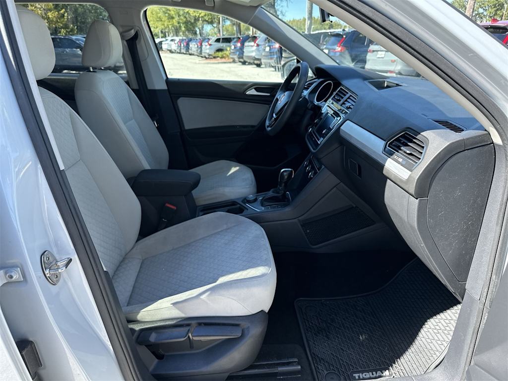Thumbnail: 2019 Volkswagen Tiguan - 10