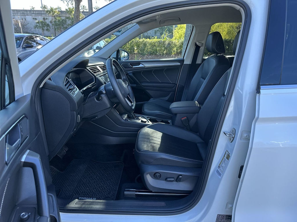 Thumbnail: 2024 Volkswagen Tiguan - 9