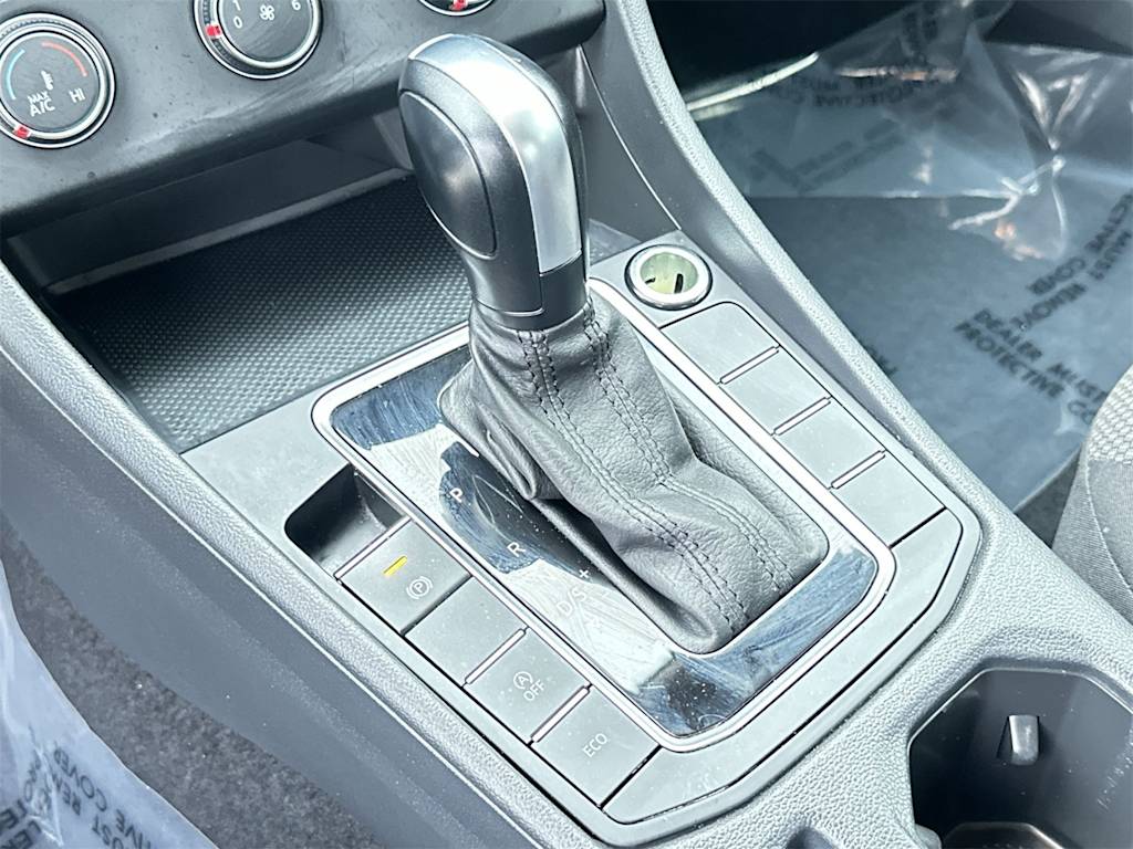 Thumbnail: 2021 Volkswagen Jetta - 22