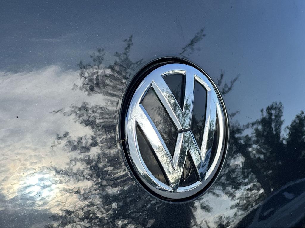 Thumbnail: 2018 Volkswagen Beetle - 16