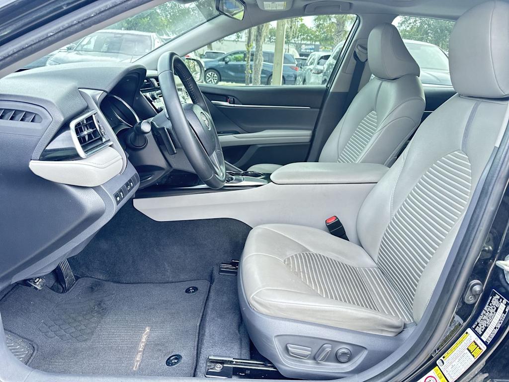 Thumbnail: 2018 Toyota Camry - 10