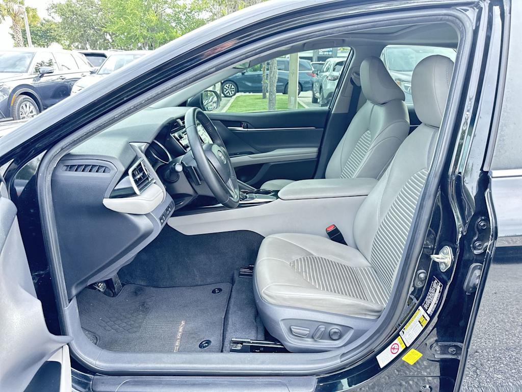 Thumbnail: 2018 Toyota Camry - 9