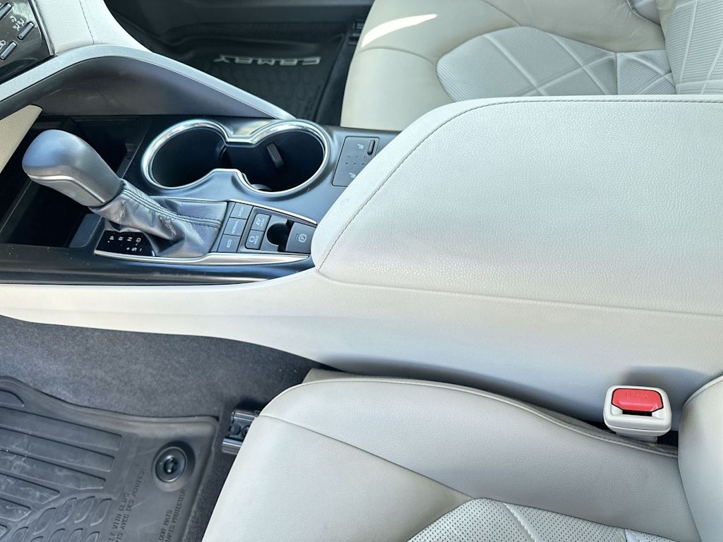 Thumbnail: 2019 Toyota Camry - 21
