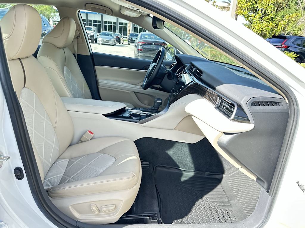 Thumbnail: 2019 Toyota Camry - 20