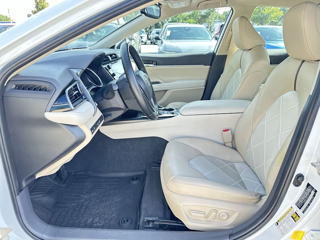 Thumbnail: 2019 Toyota Camry - 10