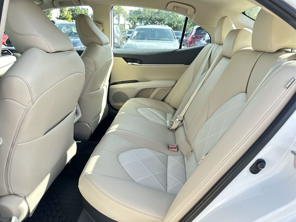 Thumbnail: 2019 Toyota Camry - 18
