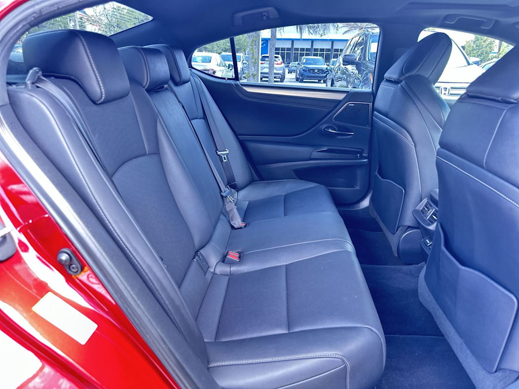 Thumbnail: 2019 Lexus ES - 22