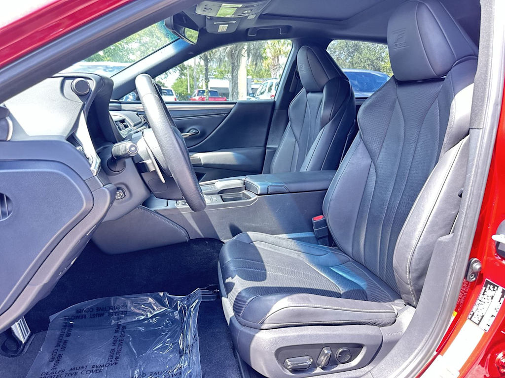 Thumbnail: 2019 Lexus ES - 10