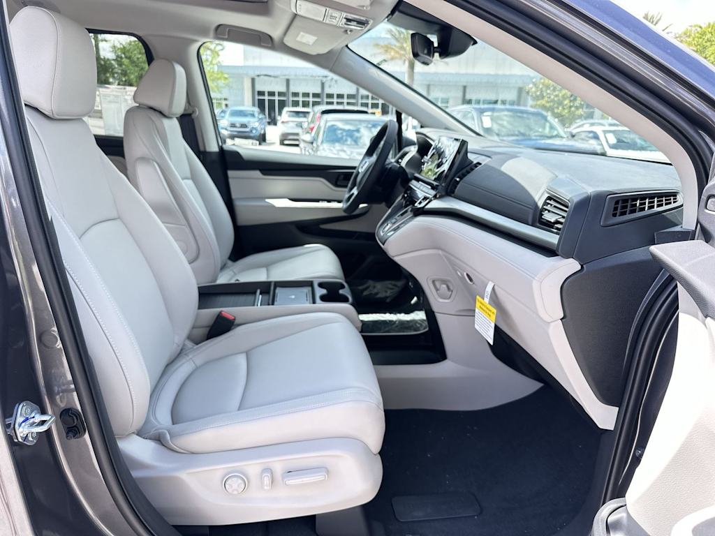 Thumbnail: 2026 Honda Odyssey - 10