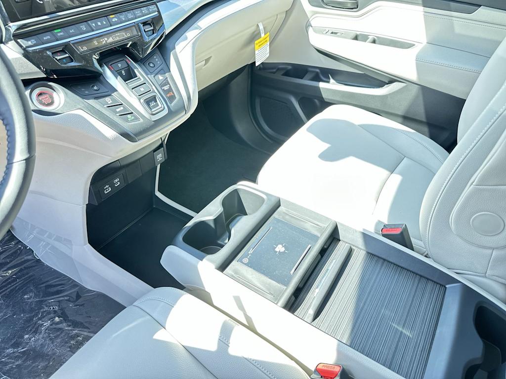 Thumbnail: 2026 Honda Odyssey - 8