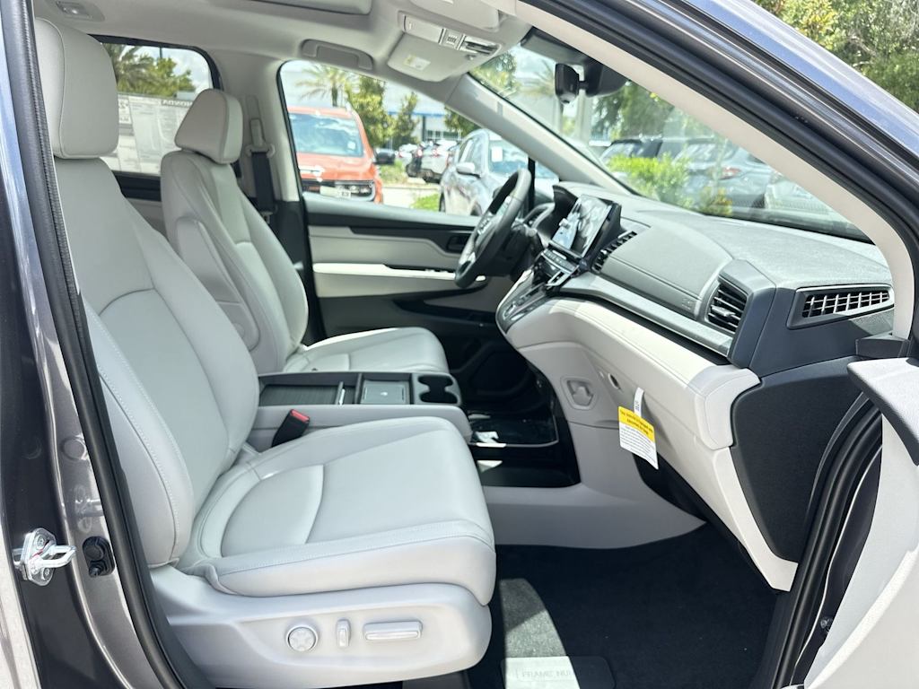 Thumbnail: 2026 Honda Odyssey - 9