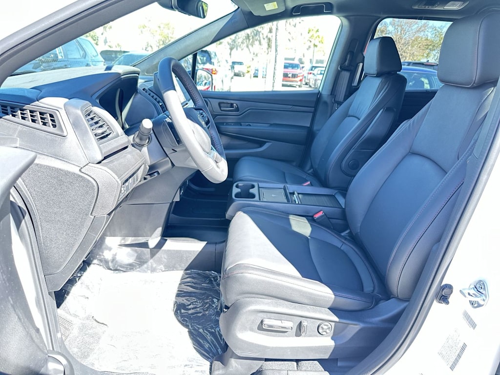 Thumbnail: 2026 Honda Odyssey - 9