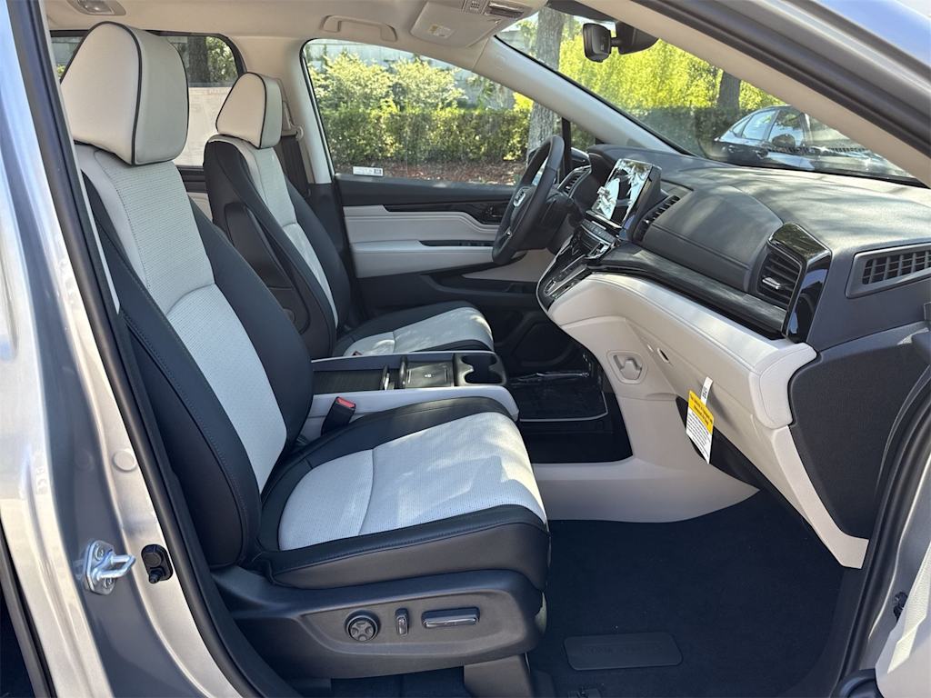 Thumbnail: 2026 Honda Odyssey - 9
