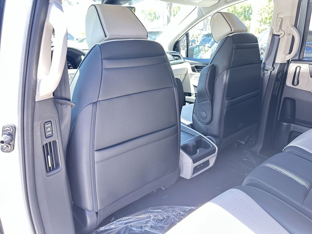 Thumbnail: 2026 Honda Odyssey - 21