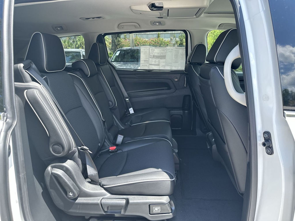 Thumbnail: 2026 Honda Odyssey - 21