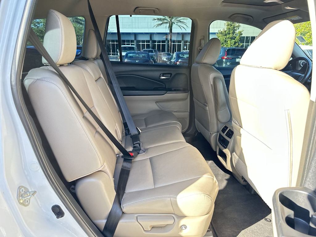 Thumbnail: 2020 Honda Pilot - 20