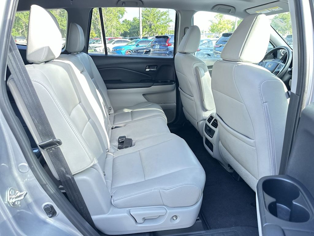 Thumbnail: 2017 Honda Pilot - 20