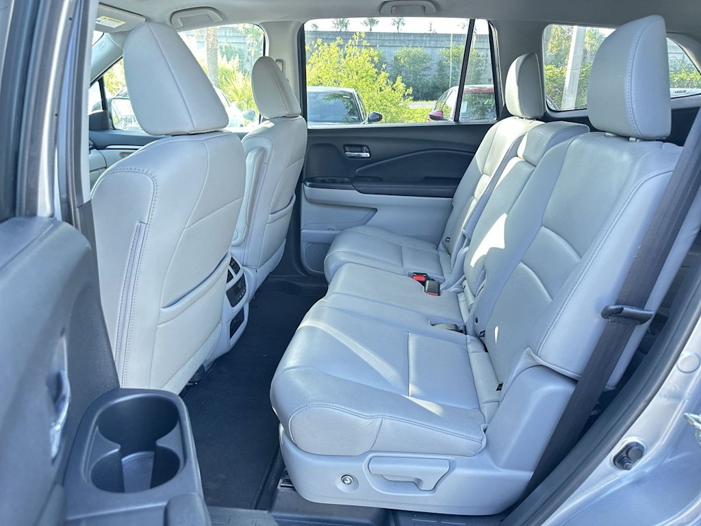 Thumbnail: 2017 Honda Pilot - 19