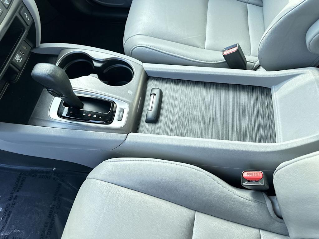 Thumbnail: 2017 Honda Pilot - 12