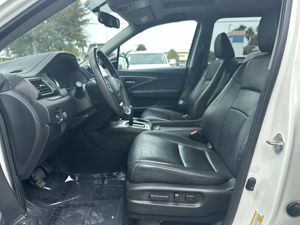 Thumbnail: 2018 Honda Pilot - 9