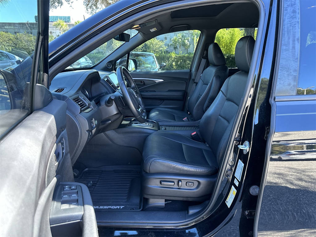 Thumbnail: 2023 Honda Passport - 11