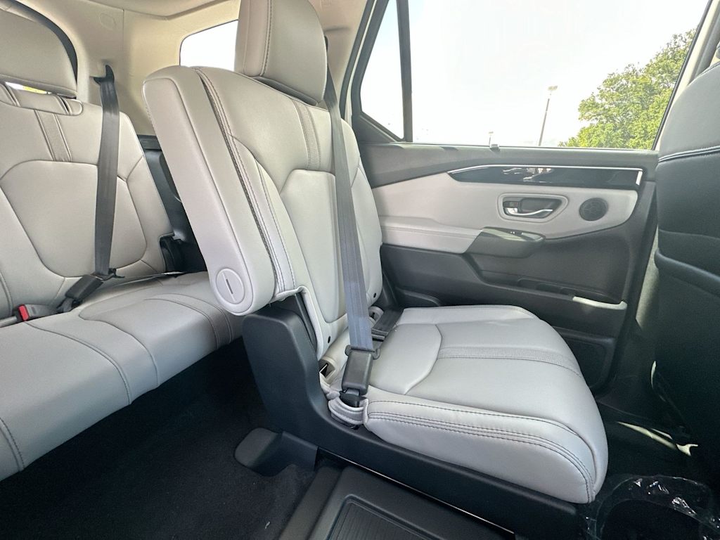 Thumbnail: 2023 Honda Pilot - 22