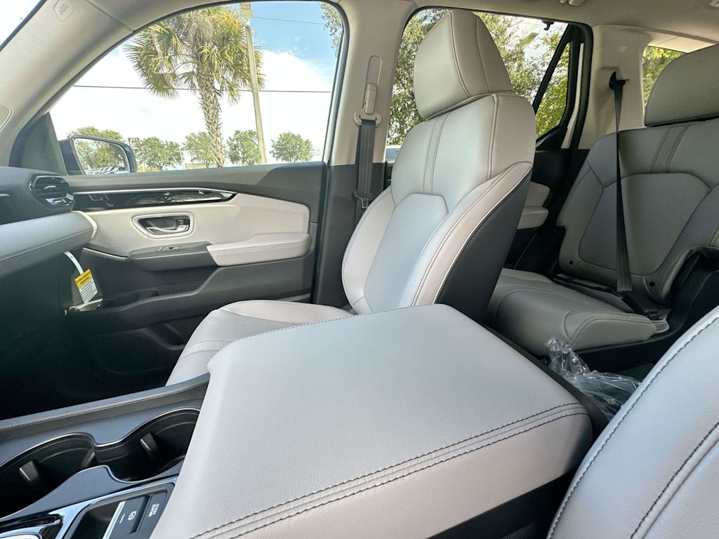 Thumbnail: 2023 Honda Pilot - 10