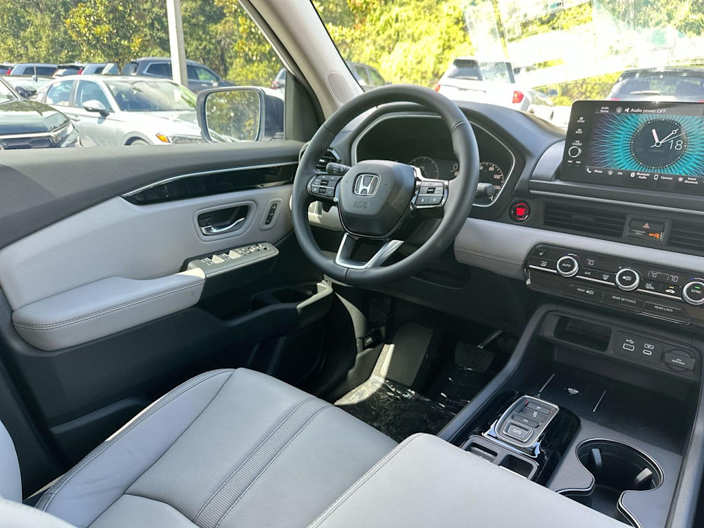 Thumbnail: 2023 Honda Pilot - 9