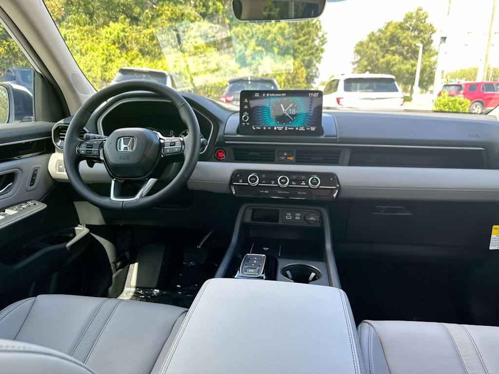 Thumbnail: 2023 Honda Pilot - 2