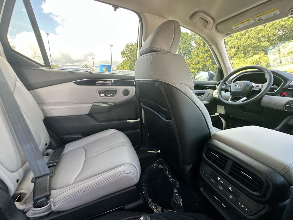 Thumbnail: 2023 Honda Pilot - 11