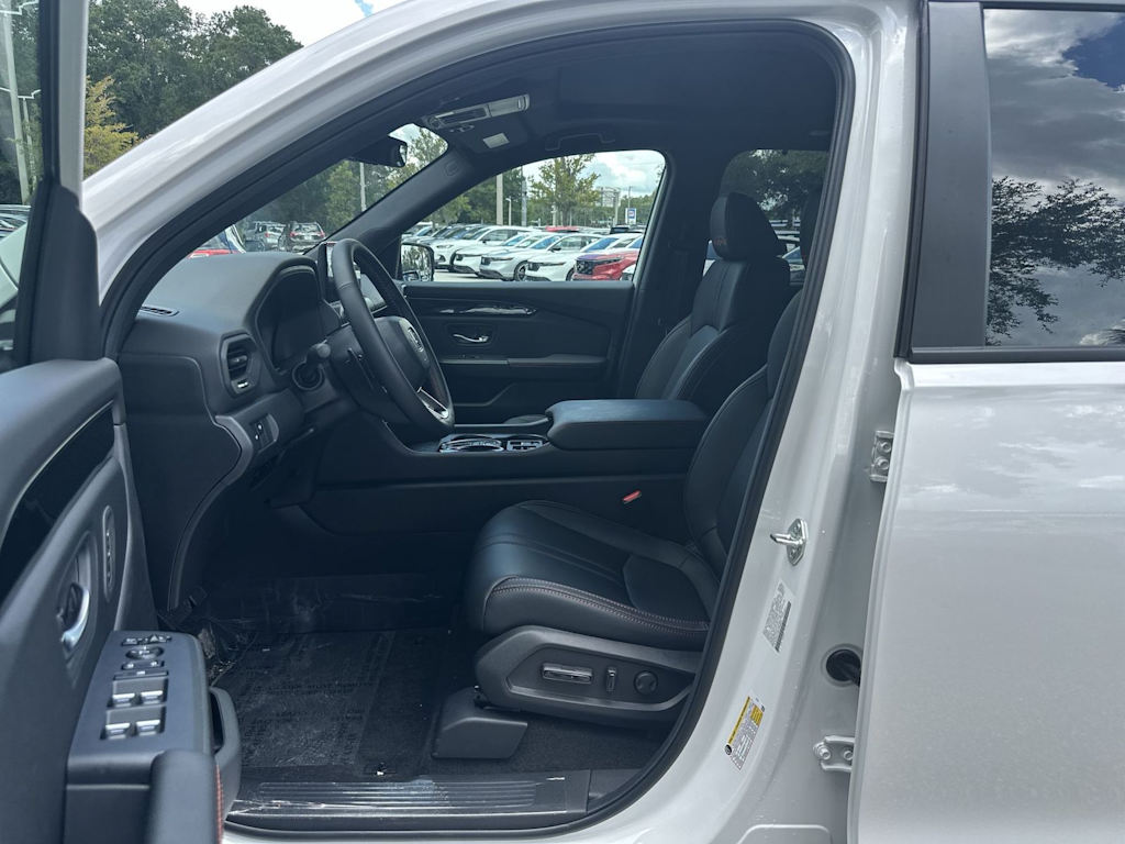 Thumbnail: 2026 Honda Pilot - 15