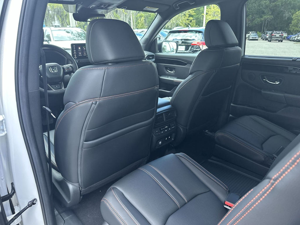 Thumbnail: 2026 Honda Pilot - 10