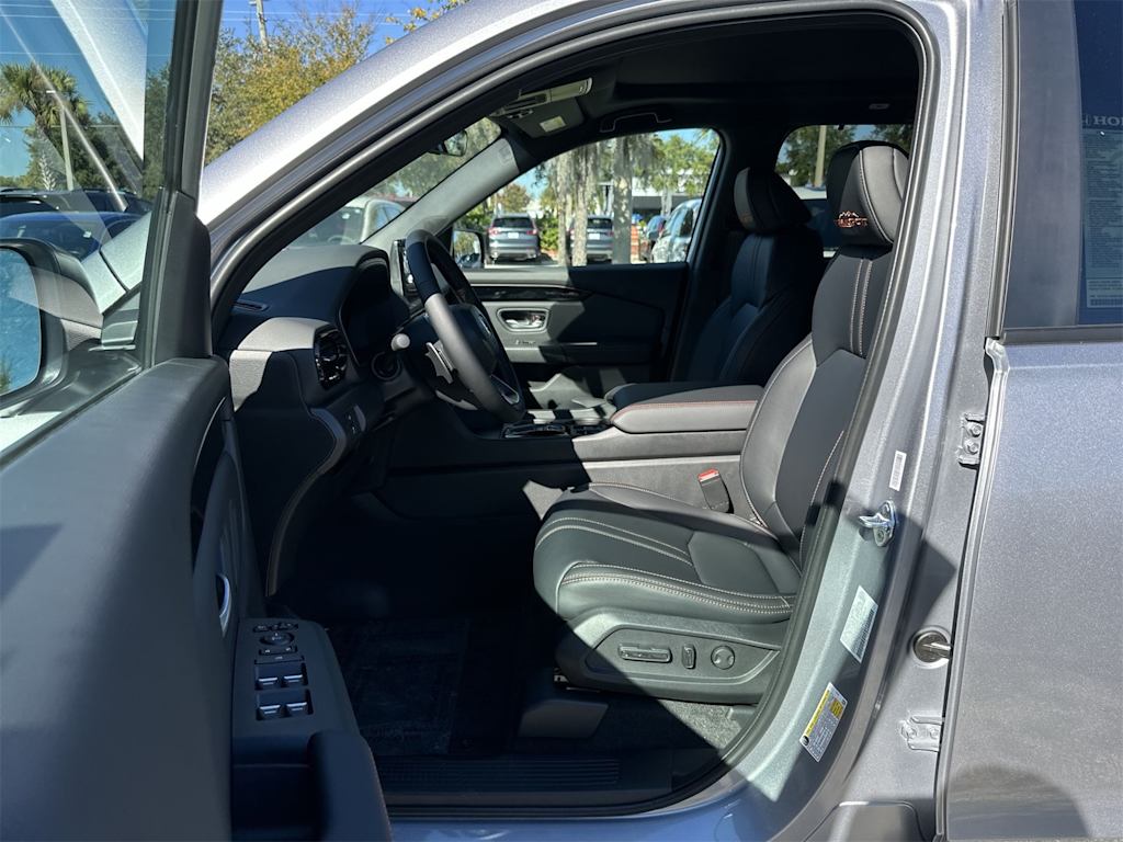 Thumbnail: 2025 Honda Pilot - 9