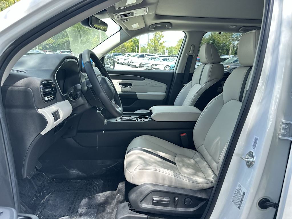 Thumbnail: 2026 Honda Pilot - 9