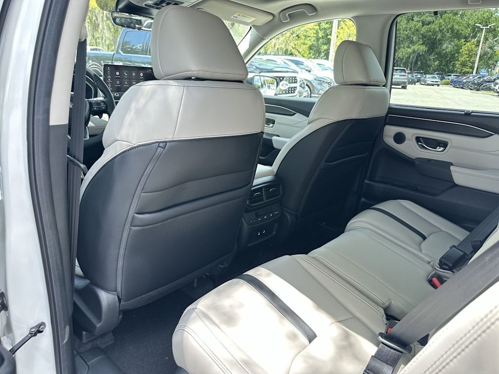 Thumbnail: 2026 Honda Pilot - 10