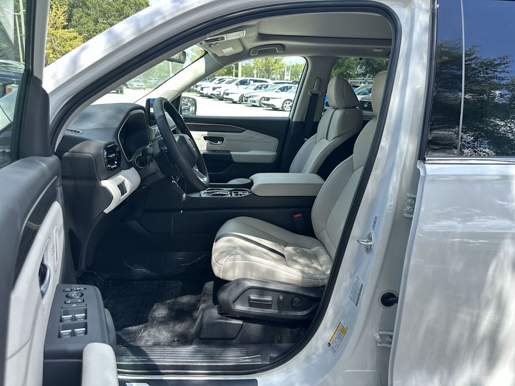 Thumbnail: 2026 Honda Pilot - 8