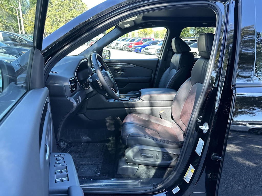 Thumbnail: 2025 Honda Pilot - 9
