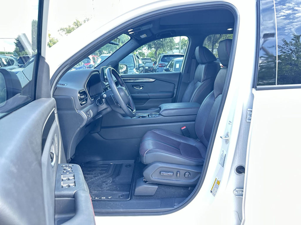 Thumbnail: 2025 Honda Pilot - 14