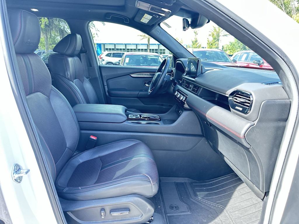 Thumbnail: 2025 Honda Pilot - 10