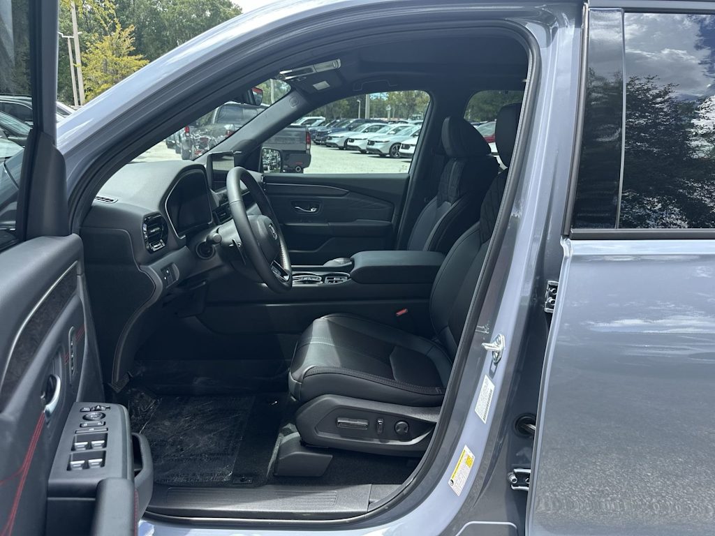 Thumbnail: 2026 Honda Pilot - 9