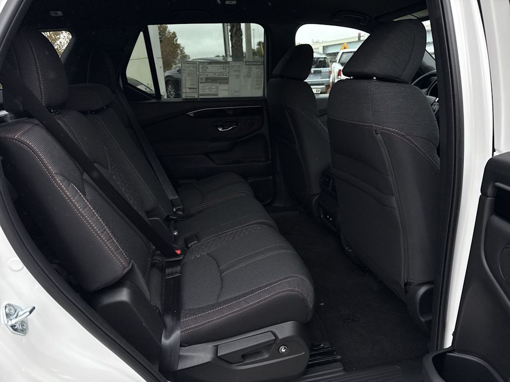 Thumbnail: 2026 Honda Pilot - 21